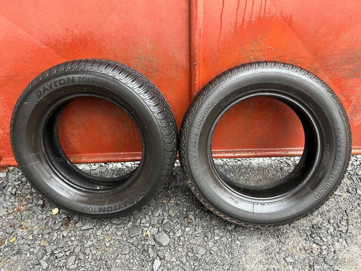 Přidám gumy 195/65/15. - 4