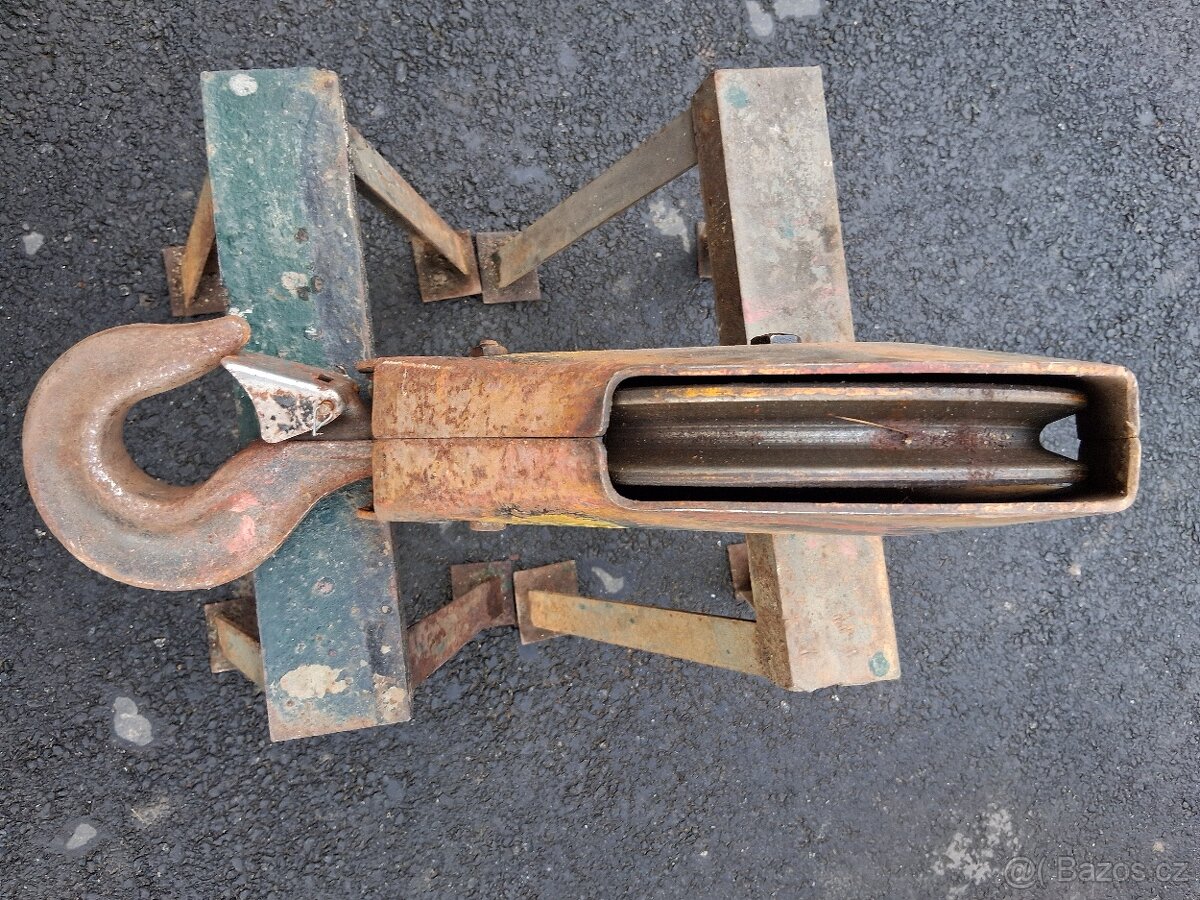 Kladka s hákem nosnost 2T - 4