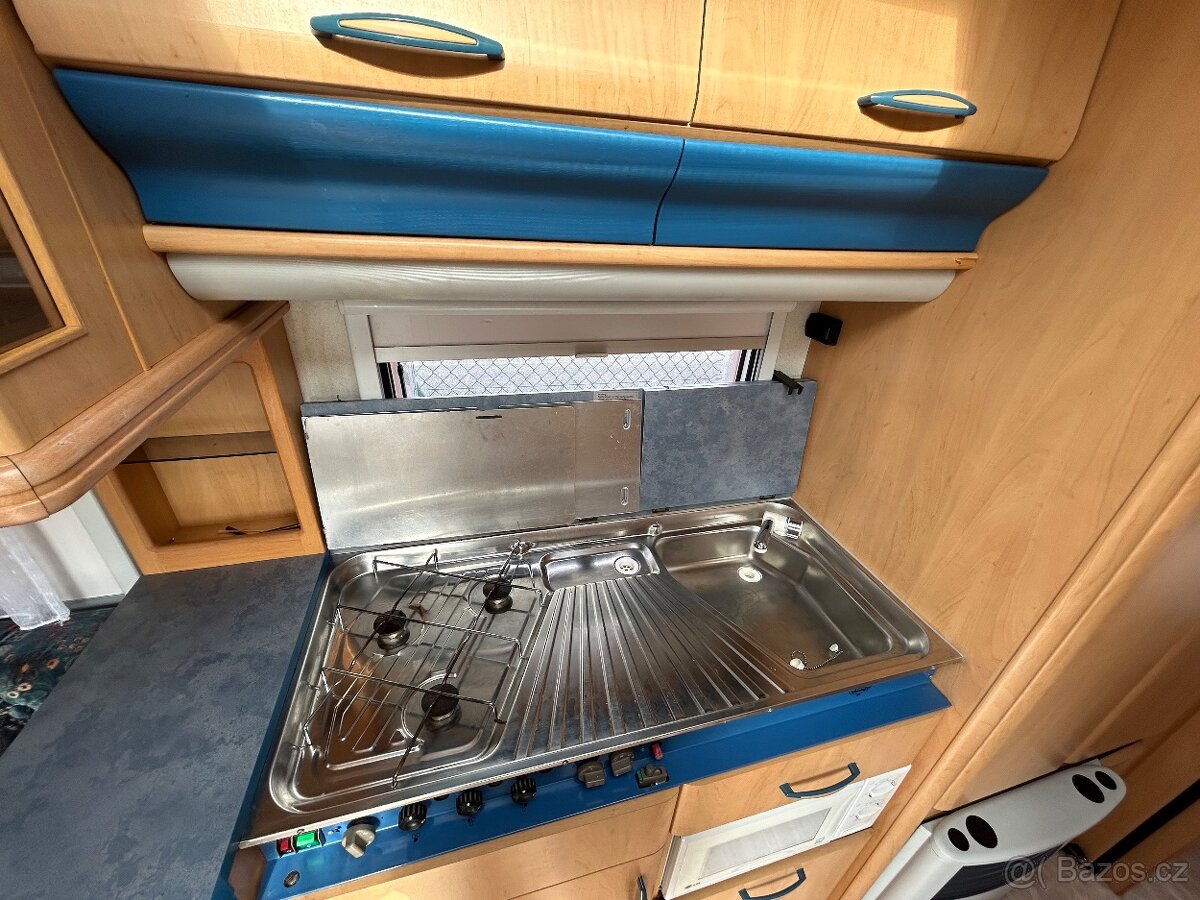 Prodám karavan Hobby de luxe - 4