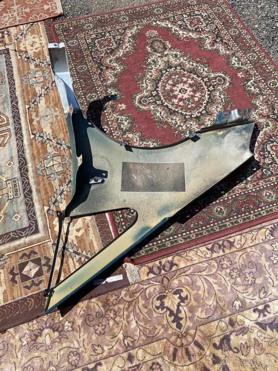 Ford Galaxy 2000-2006 - pravý přední blatník - 4