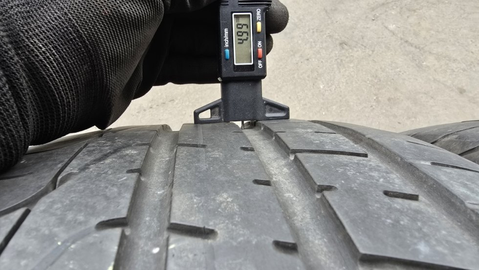 Letní pneu 255/35/20 Pirelli - 4