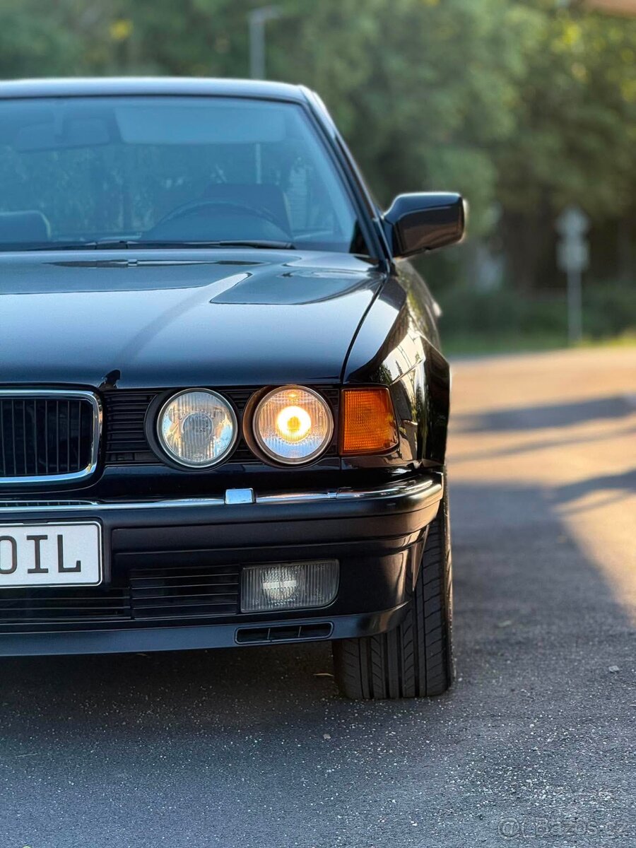 BMW Rad 7 750iL V12 E32 Long - 4