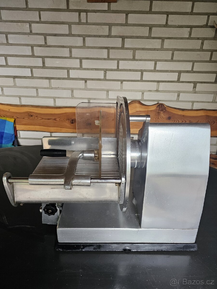 Nářezový stroj Graef A3000 - 4