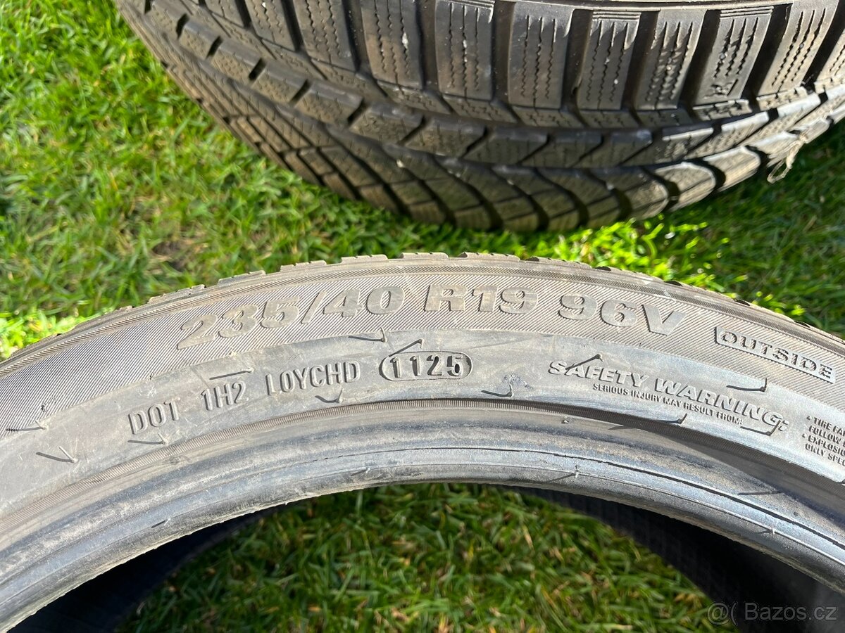 235/40 R19 zimní pneu - 4
