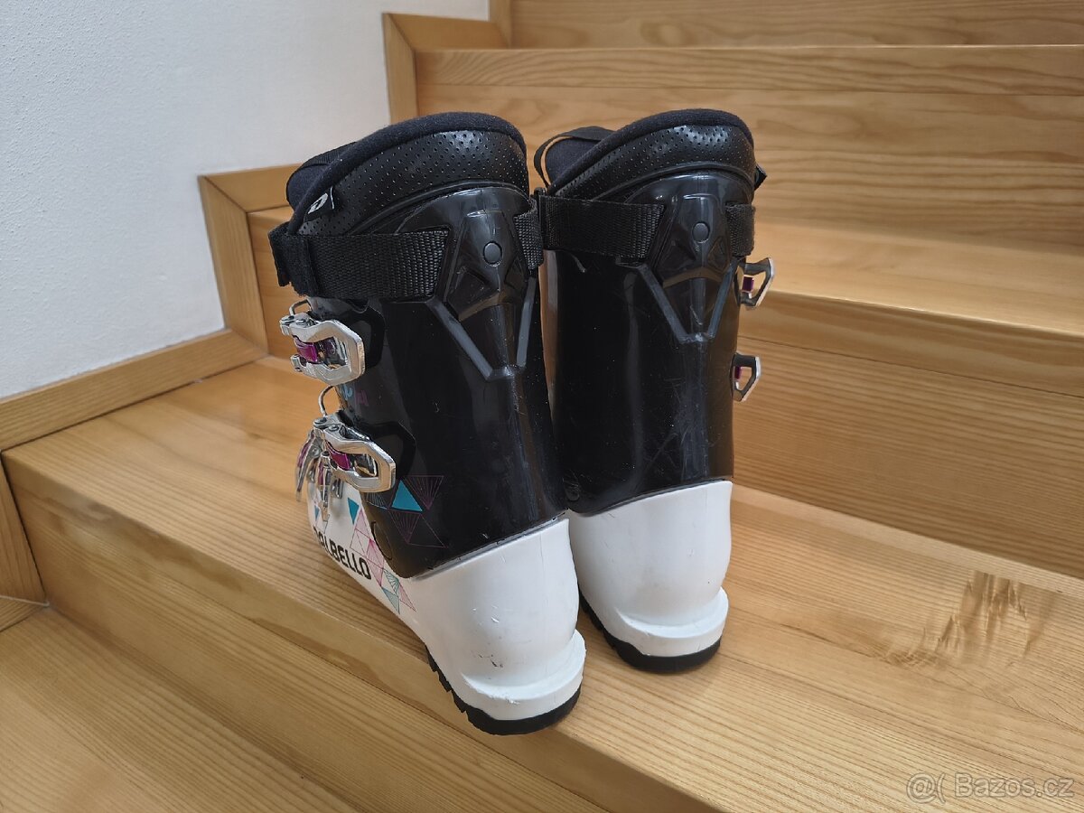 Prodám juniorské/dětské přeskáče/lyžáky Dalbello 24,5 - 4
