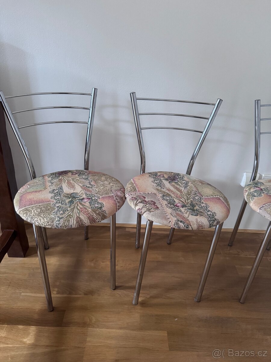 Skleněný stůl + 4 židle - 4