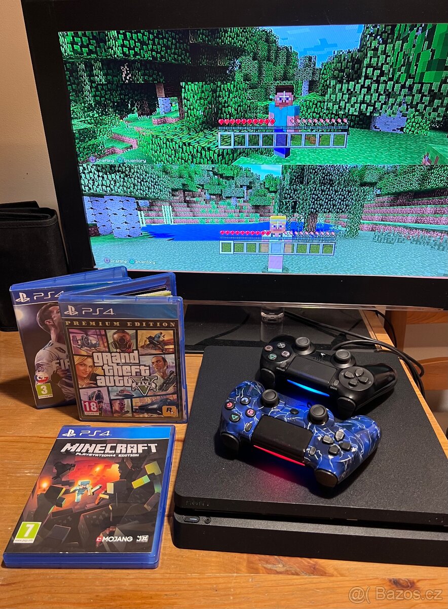 PlayStation 4 + GTA Minecraft FIFA a dva ovladače - 4