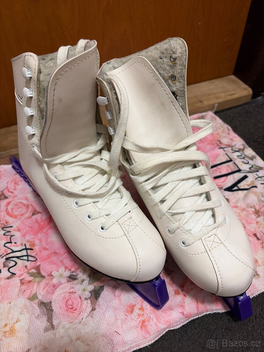 Lední brusle Crowned Ember – vel. 37, jako nové - 4