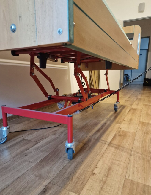 Polohovatelná/polohovací postel - elektrická - 4