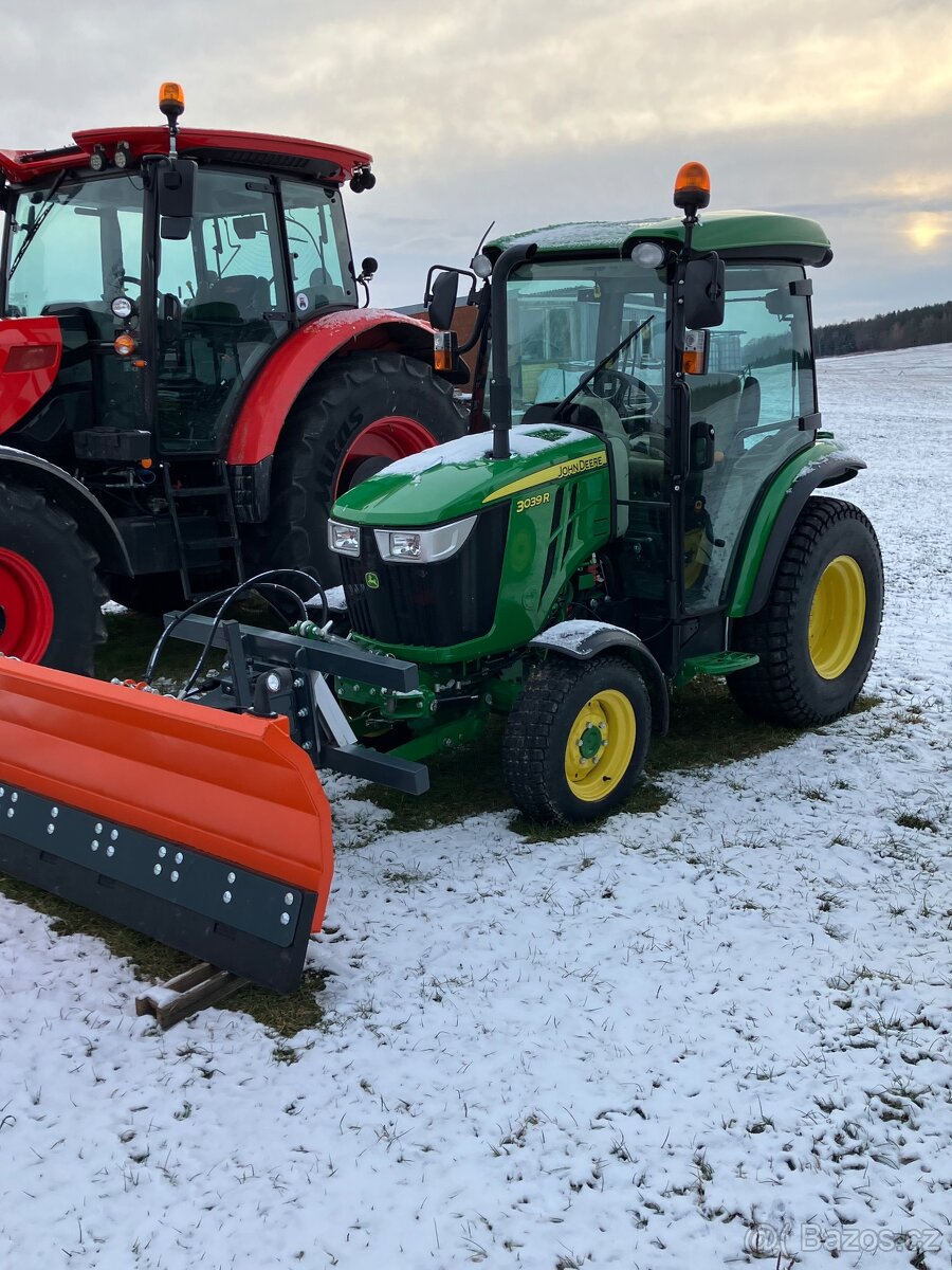 John Deere 3039R - 4