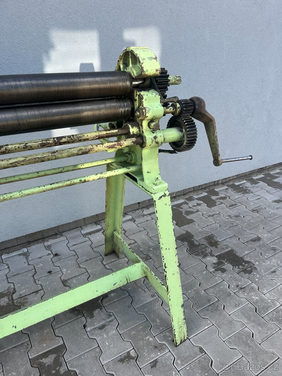 Ruční zakružovačka1000/3 - 4