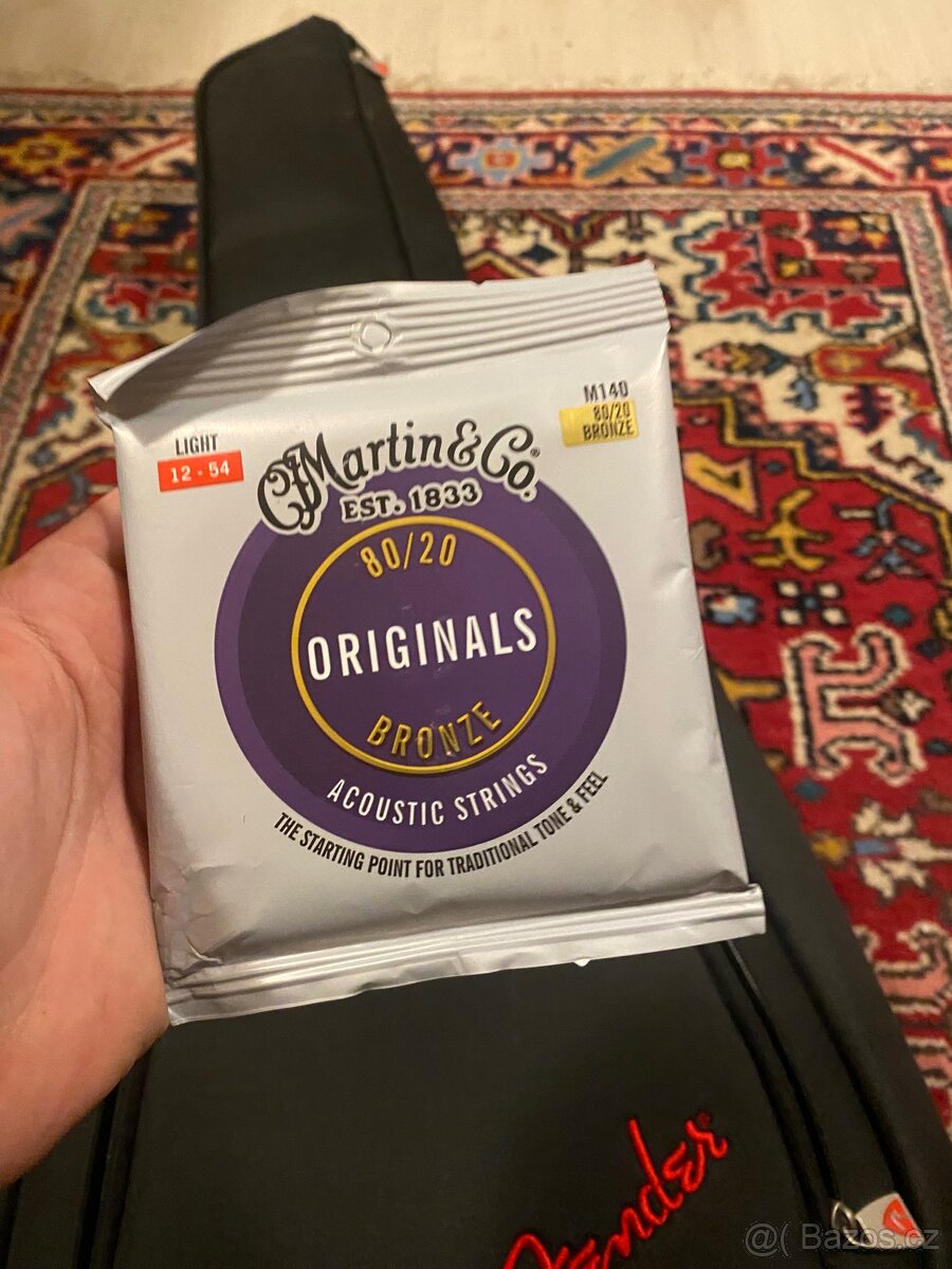 Kytara, obal, náhradní struny a trsátko - 4