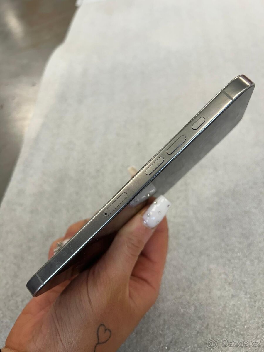 IPhone 16 pro max - 4