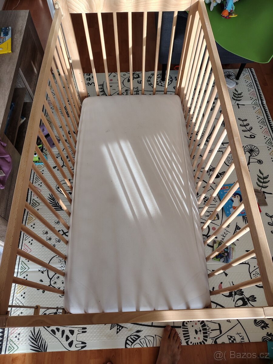 Dětská postýlka (65 x 124 cm) + matrace - 4