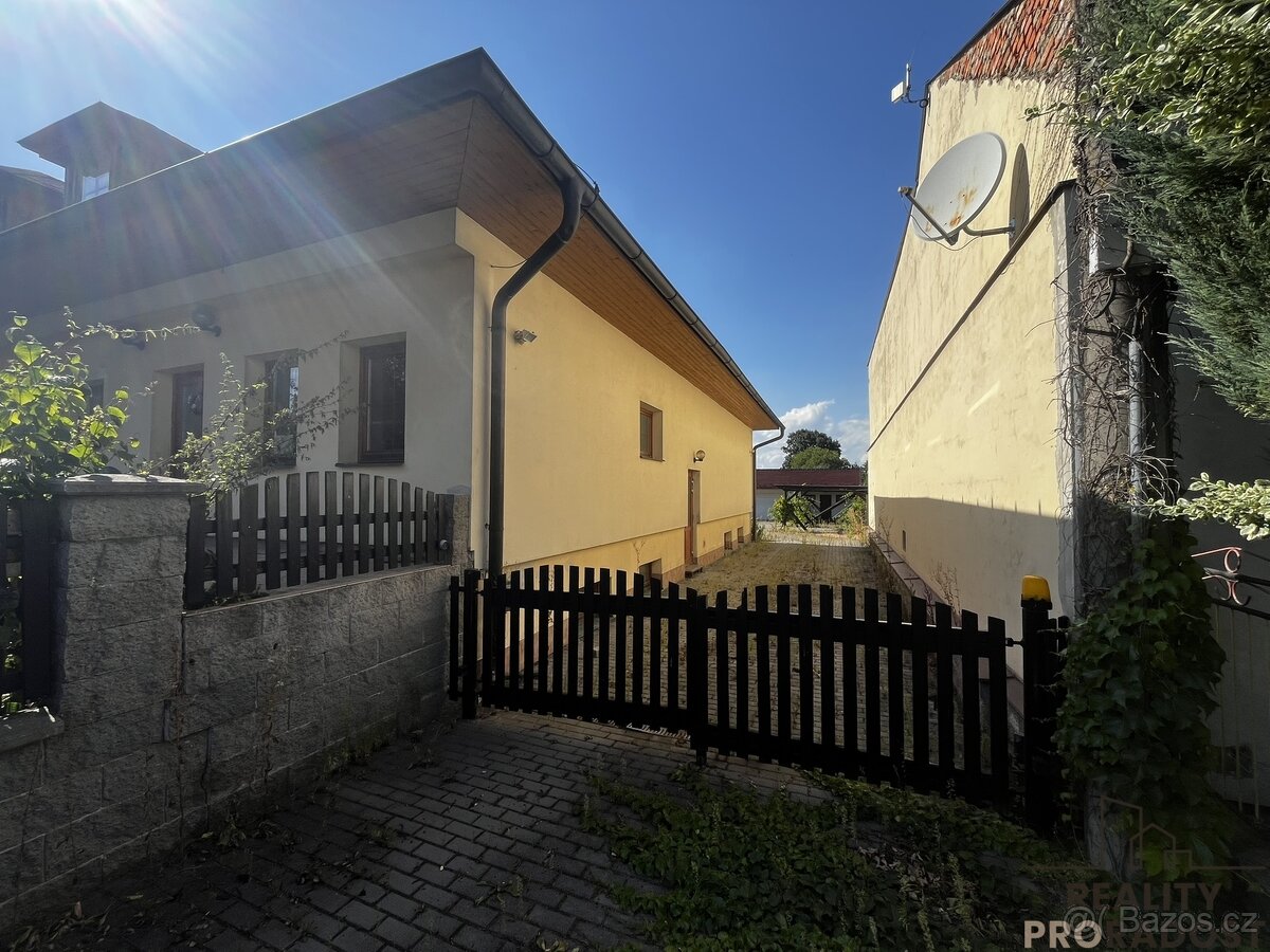 Rodinný dům s možností komerčního využití - 4