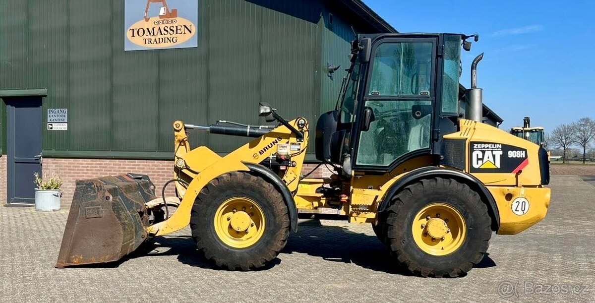 Klouboví nakladač CAT 908H žluté České SPZ - 4