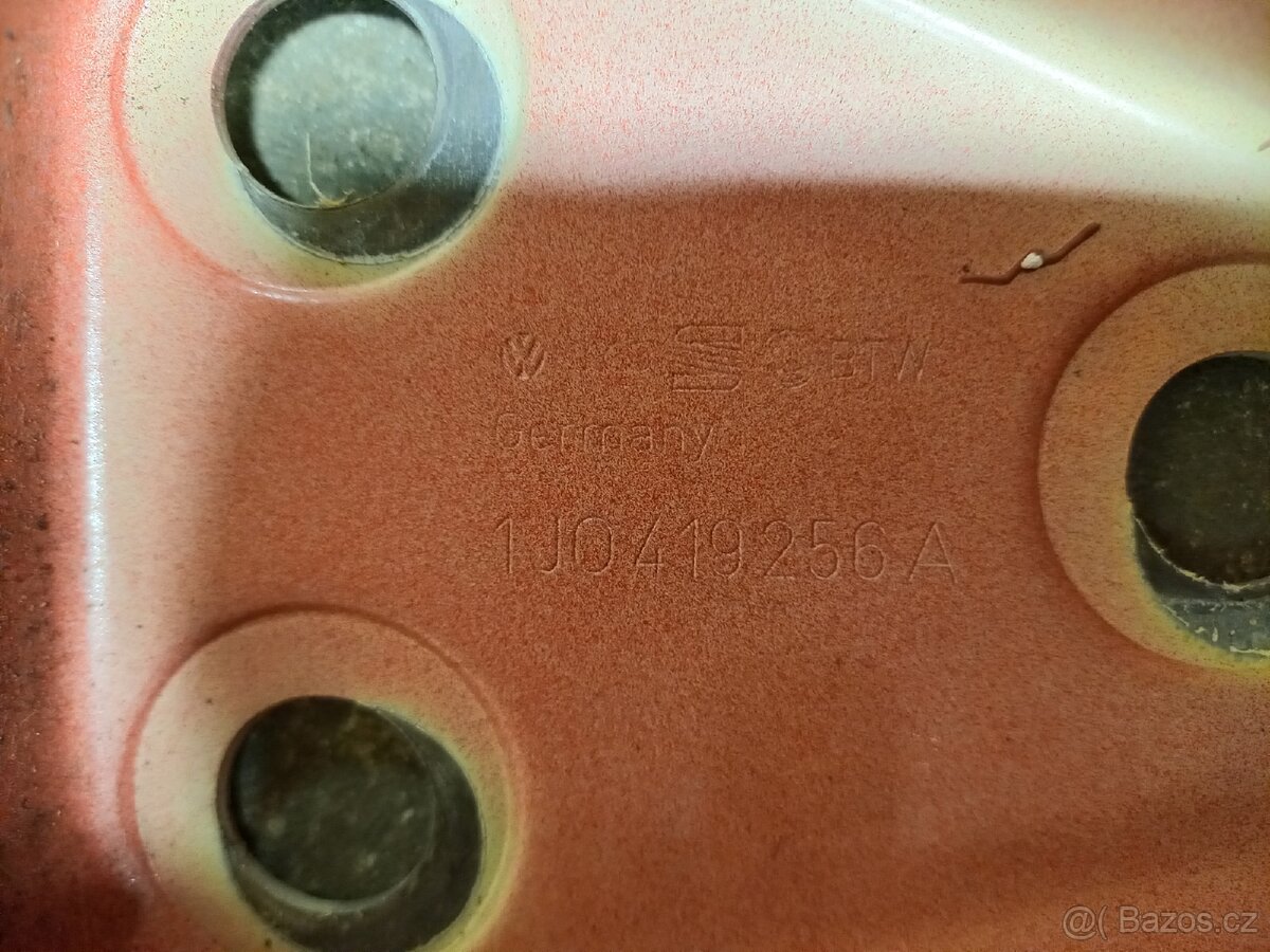 Vzpěra palubní desky octavia 1 - 4