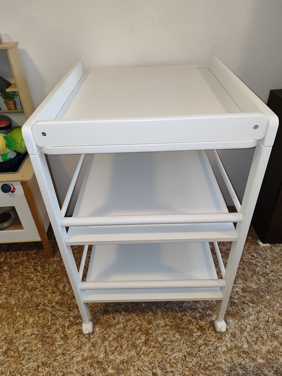 Dřevěný přebalovací pult Geuther - 4