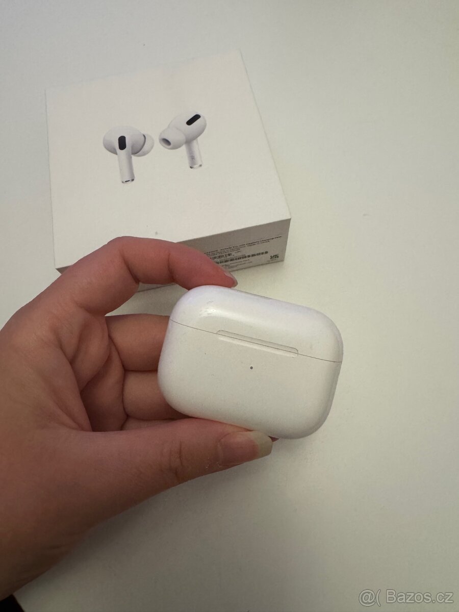Apple AirPods Pro (1. generace) - 4