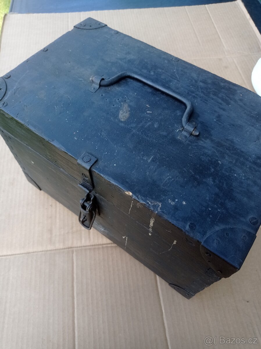 Stabilní motor, bedna na nářadí - 4