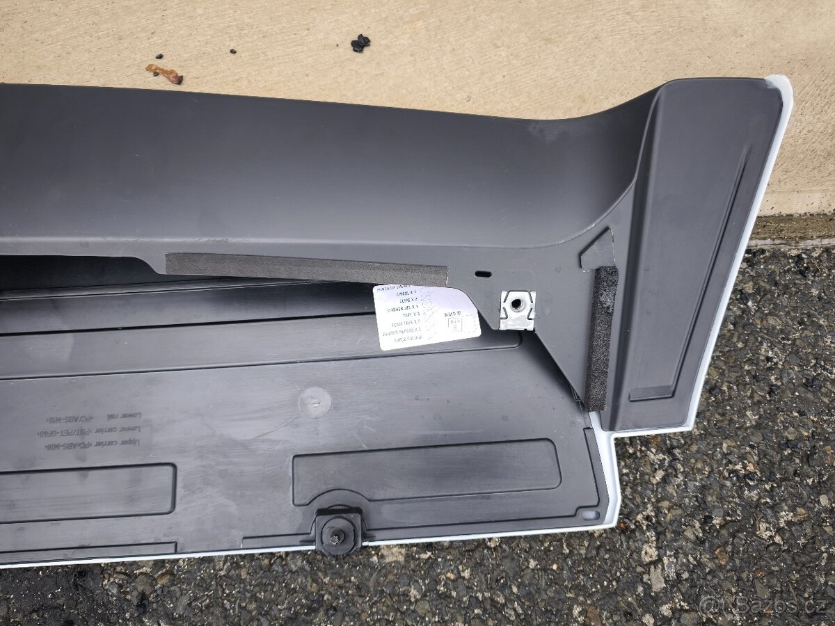 Zadní spoiler na RANGE ROVER SPORT 2010 - 2013