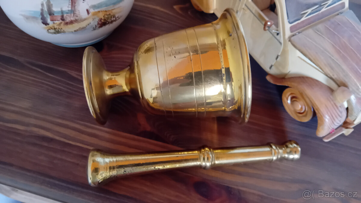 Prodám starý mohutný mosazný hmoždíř - 4