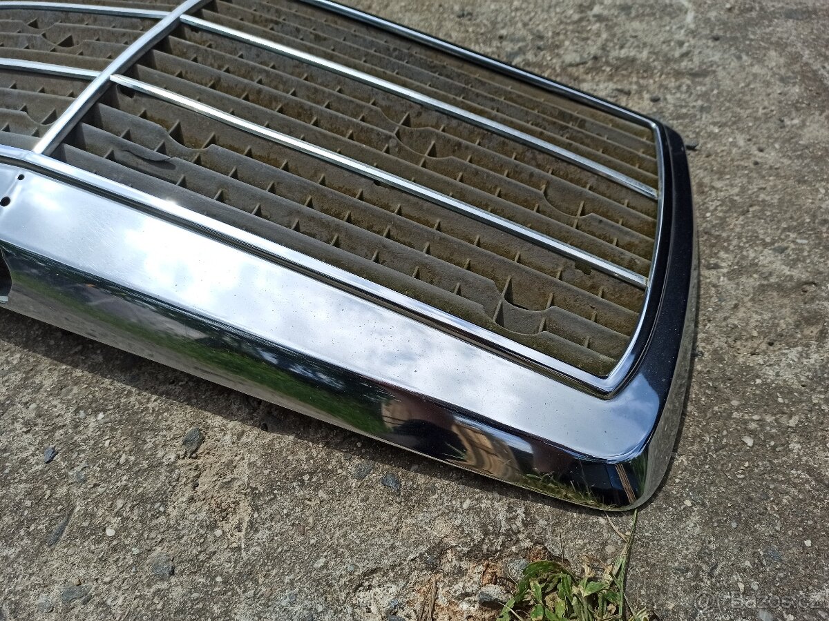 Prodám přední masku na Mercedes-Benz 190 - 4