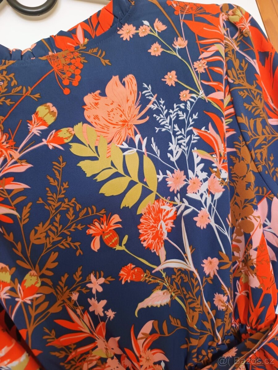 Nové krásné šaty na zavazování M/L - 4