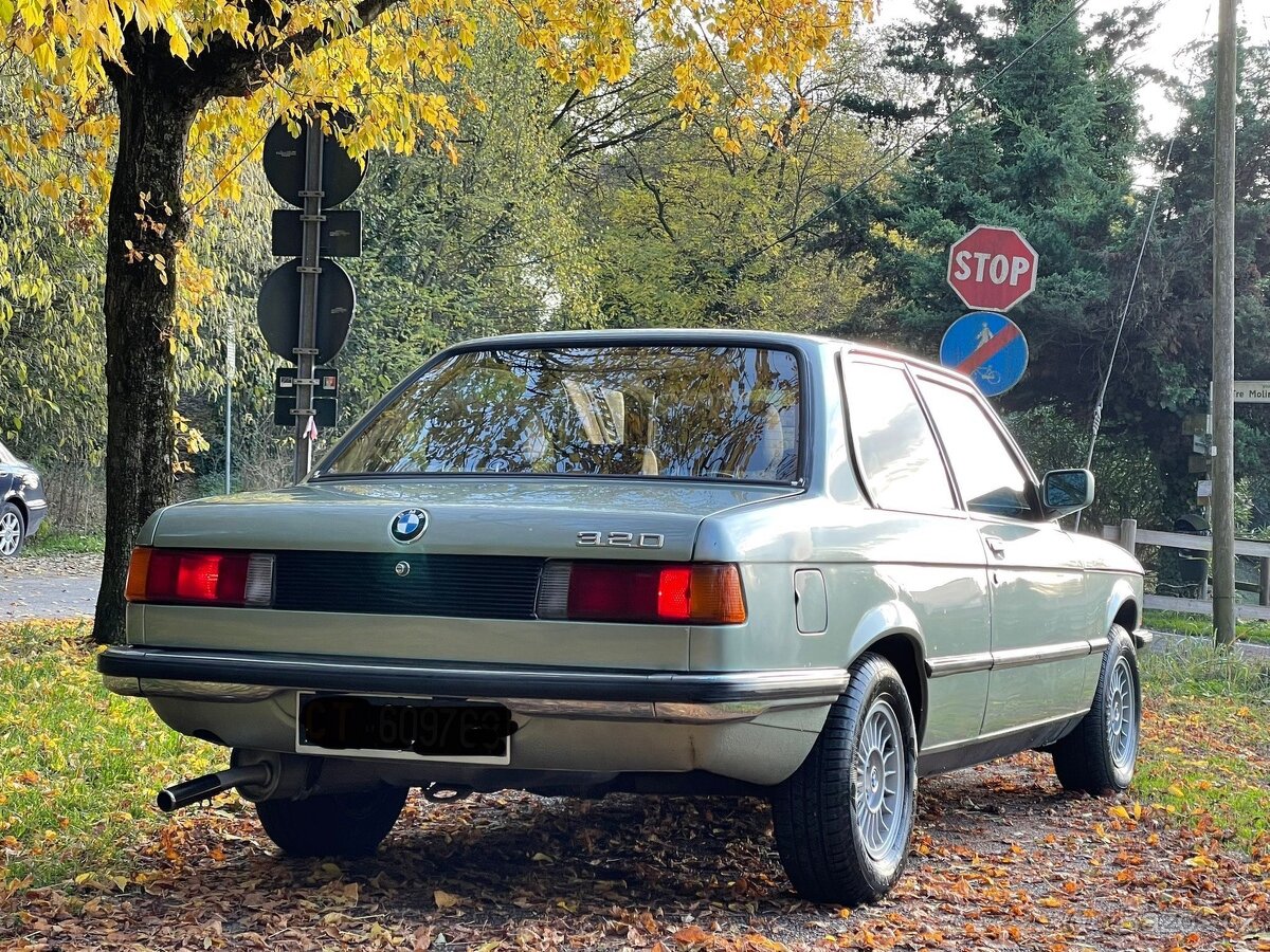BMW 320/6 E21 - 4