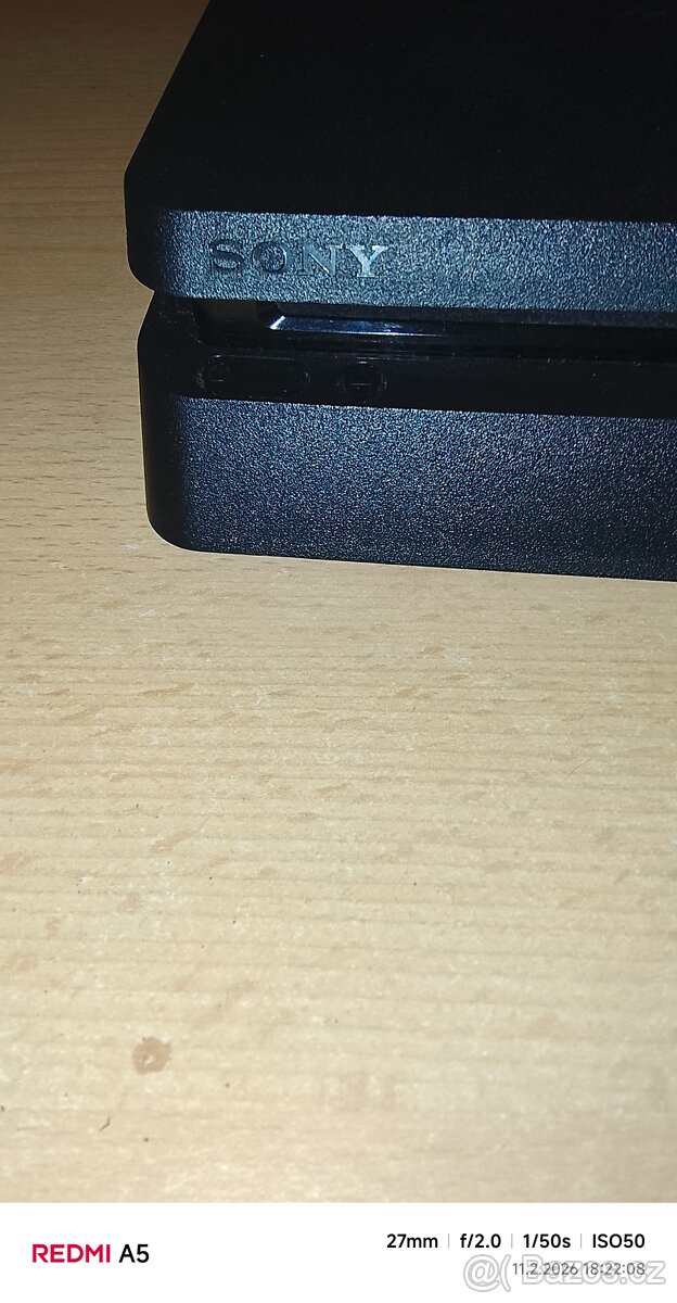 PlayStation 4 Slim - 4