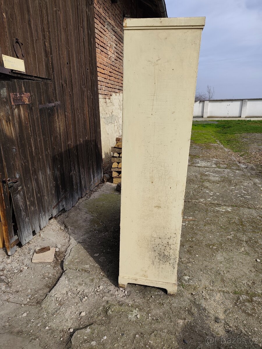 KOMÍNOVÝ KREDENC. - 4