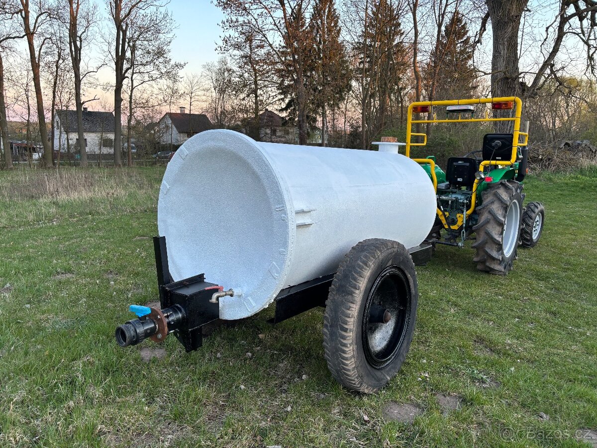 Cisterna na vodu za traktor, objem 1500l - 4