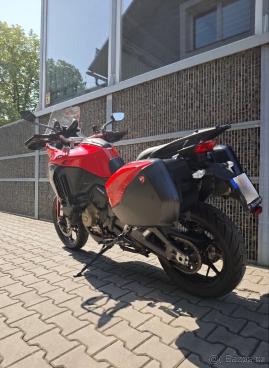 Ducati Multistrada V4 S Travel and Radar