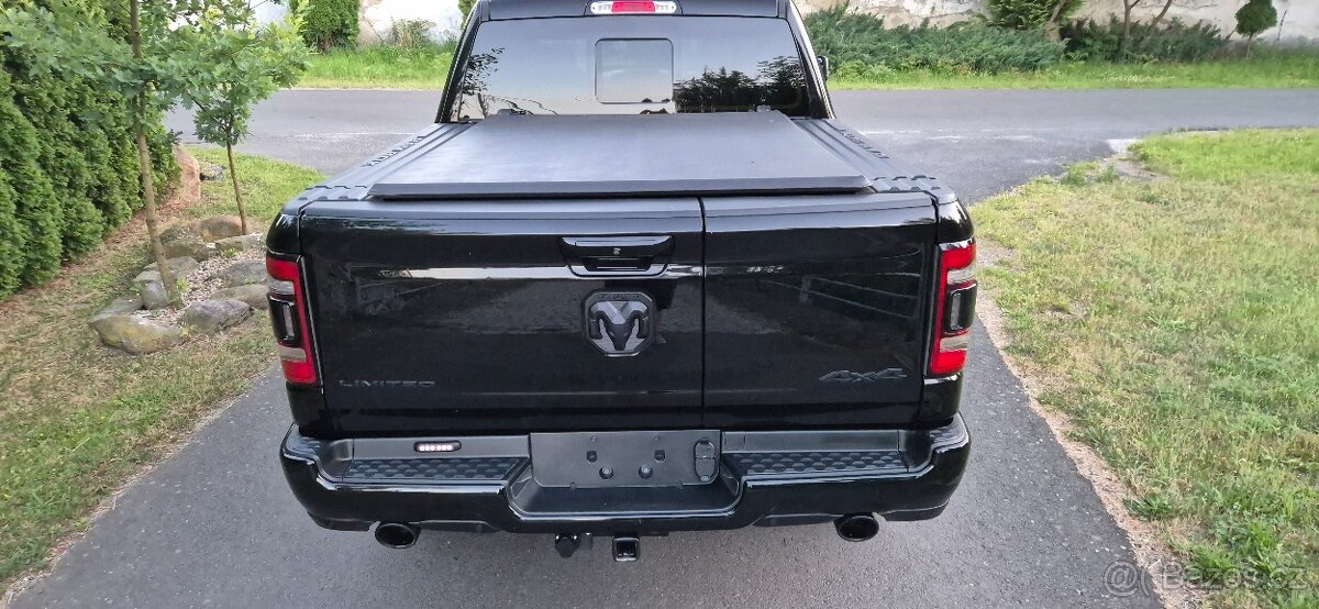 DODGE RAM 1500 5,7 HEMI BLACK LIMITED 80 000km