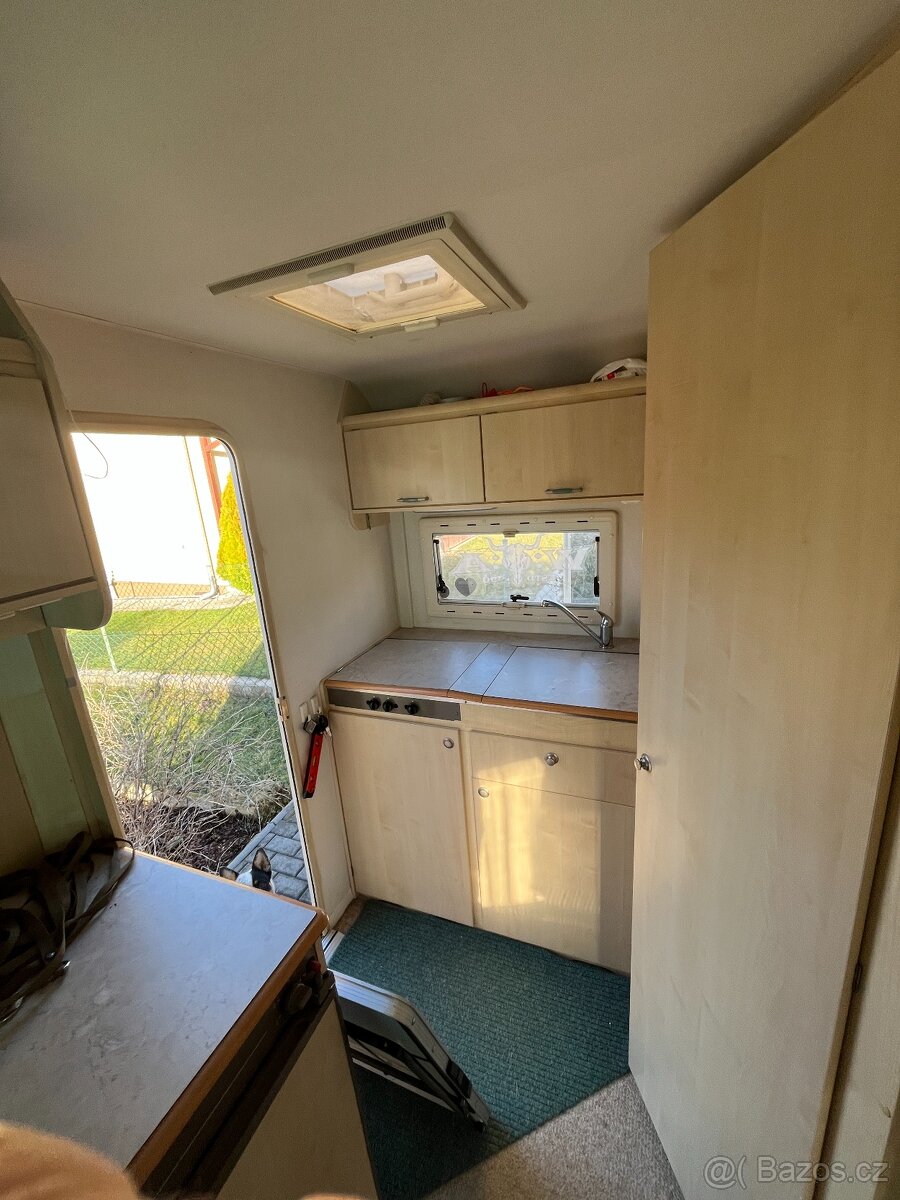 Obytný přívěs karavan - 4