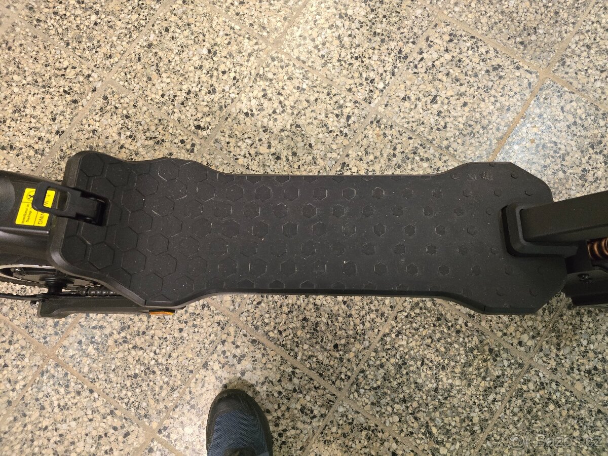 Elektrická koloběžka LAMBORGHINI nová - 4