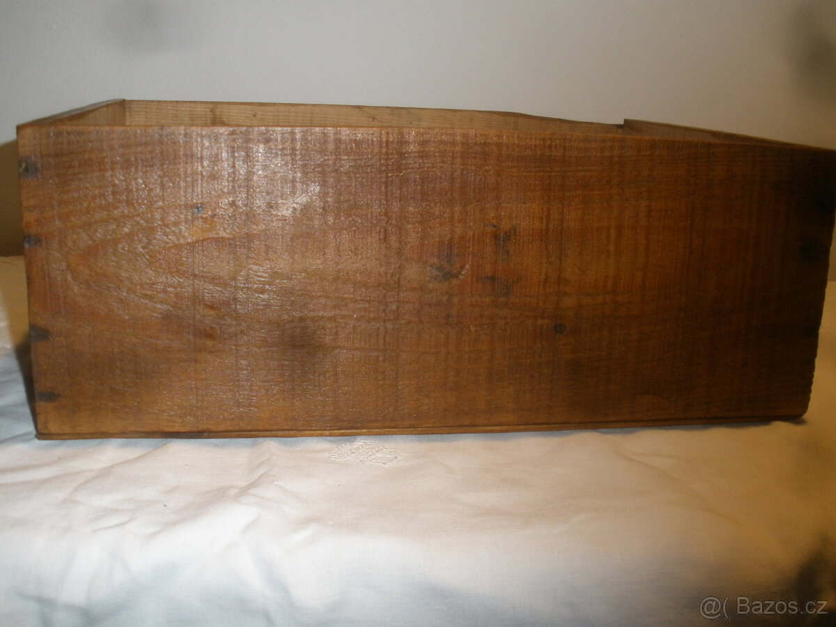 Stará dřevěná bedýnka od ozdob - 4