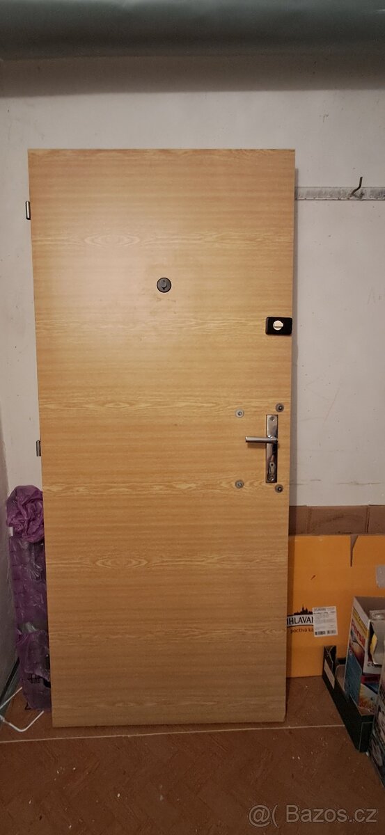 Vstupní panelákové dveře - 4