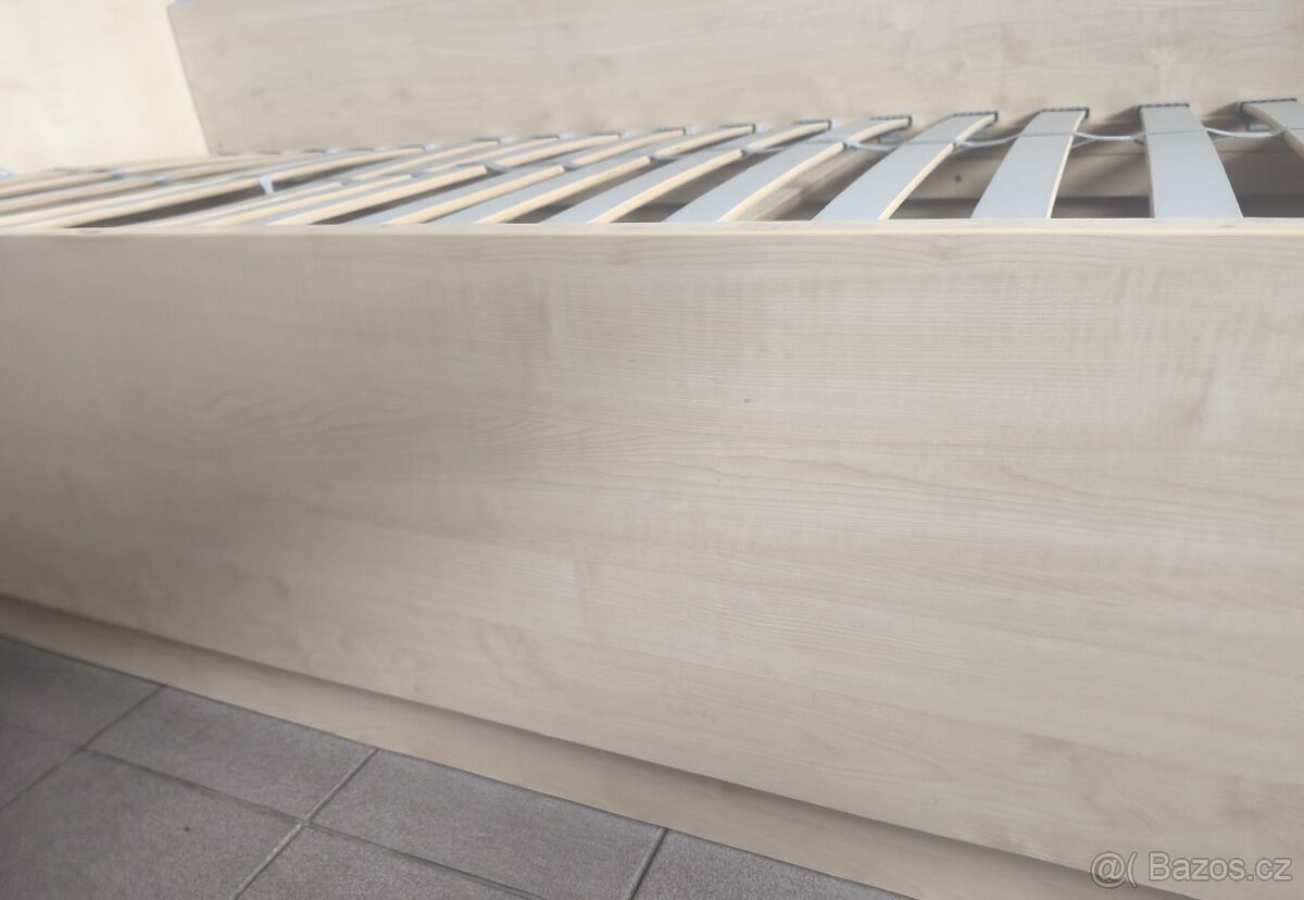 Postel 90x200cm s roštem + NOVÁ MATRACE - 4