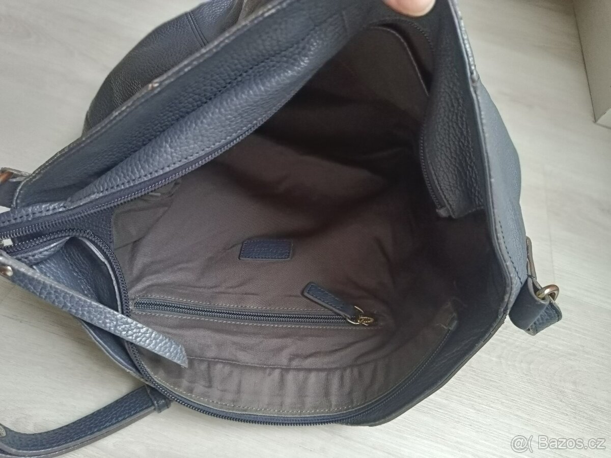 Tmavě modrá kabelka Tosca Blu - 4