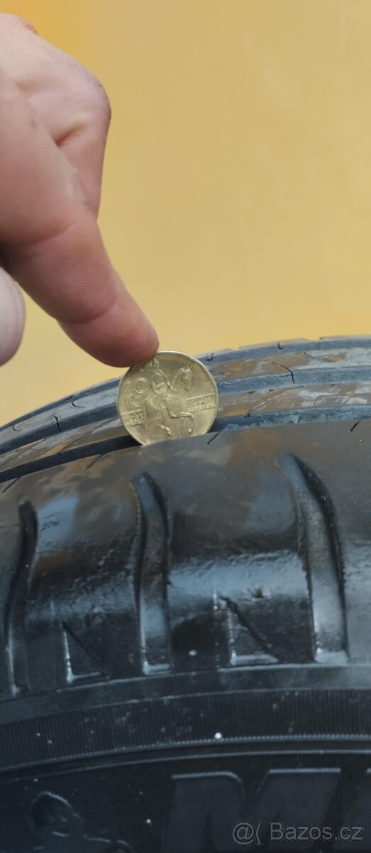 Michelin 205/55/16 - 4