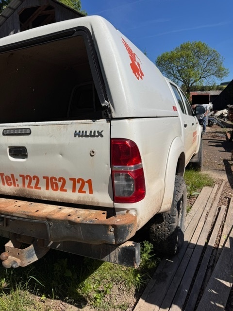 Automobil TOYOTA HILUX - 4