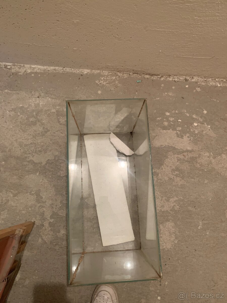Akvárium / Terárium 50x24x37,5 - 4