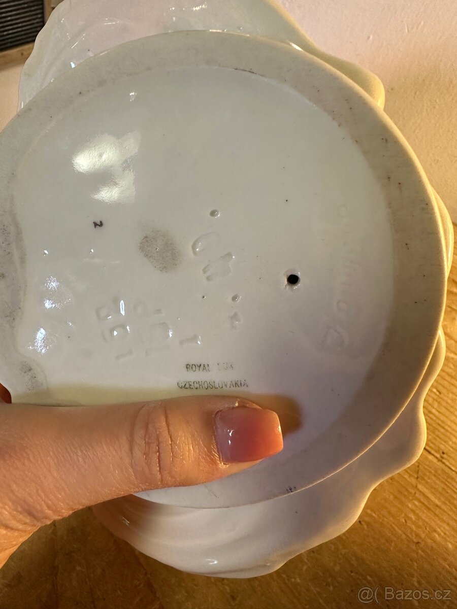 Dívka s kloboukem, Royal DUX 30. léta - 4