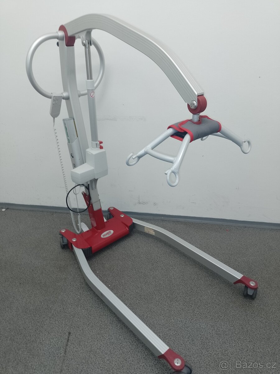 ELEKTRICKÝ mobilní zvedák pacientů, nosnost 150 kg - 4