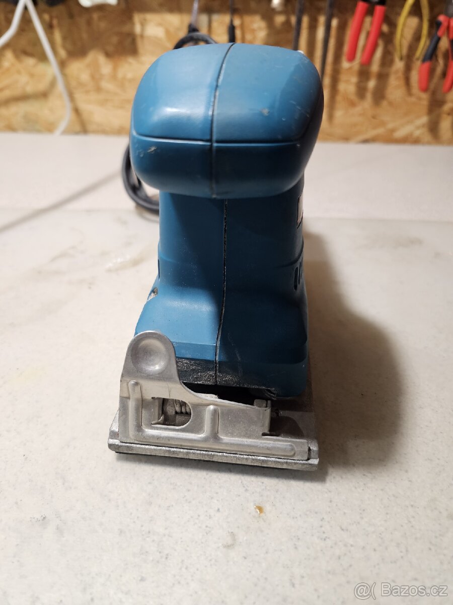 Excentrická bruska na dřevo Makita BO3700 180W - 4