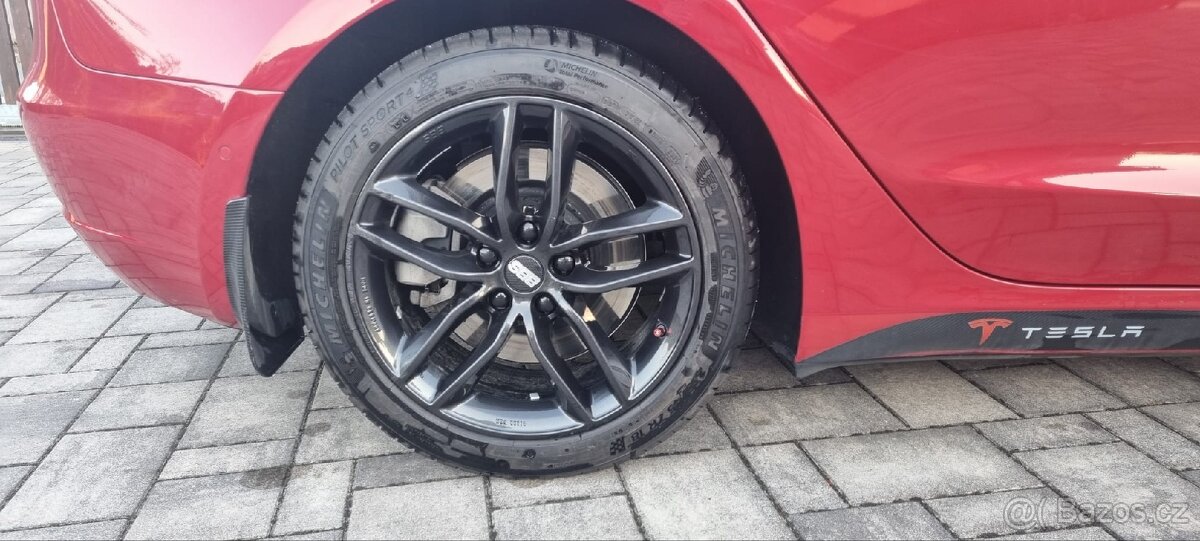Kola BBS 18" pro Tesla model 3 - 4