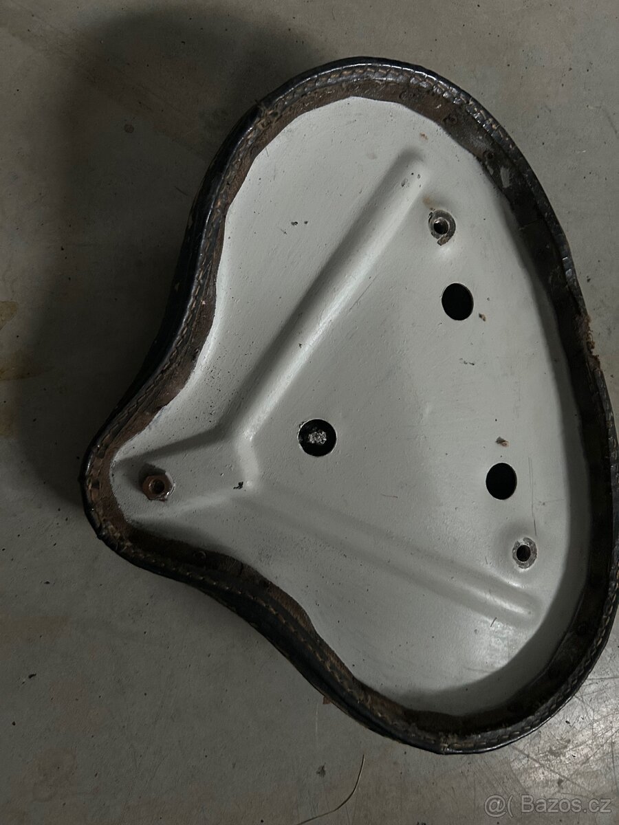 Sedlo ČZ 150C, Pérák původní stav originál - 4