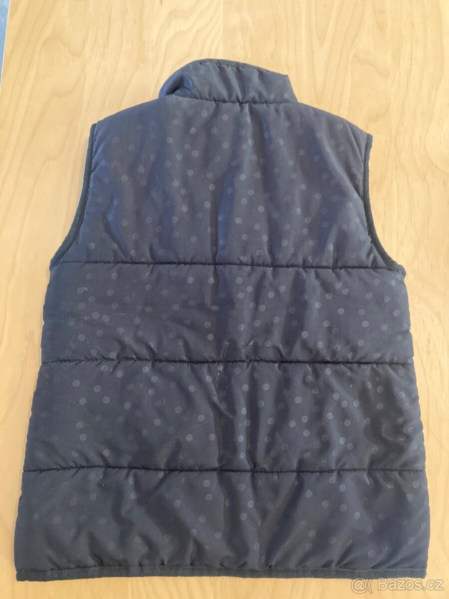 Dívčí černá vesta H&M vel. 122/128 - 4