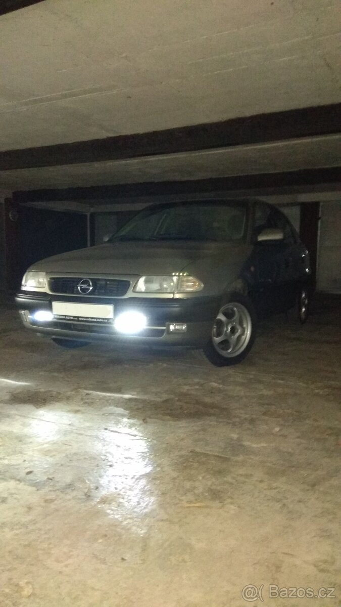 Opel Astra F (1996) - 4